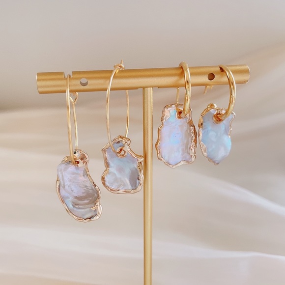 Retro Genuine gold trim keshi Pearl hoop earrings - Picture 3 of 6